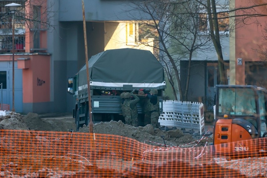 Saperzy zabrali bombę i wywieźli na poligon, gdzie zostanie...