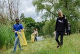 Tarnów. Na Kantorii rozmawiali o ekologii, a później wyruszyli na akcję sprzątania świata. Kilka worków zapełniło się odpadami [ZDJĘCIA] 