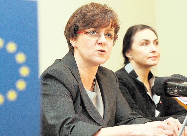 Liderka PJN podczas konferencji prasowej w Łodzi