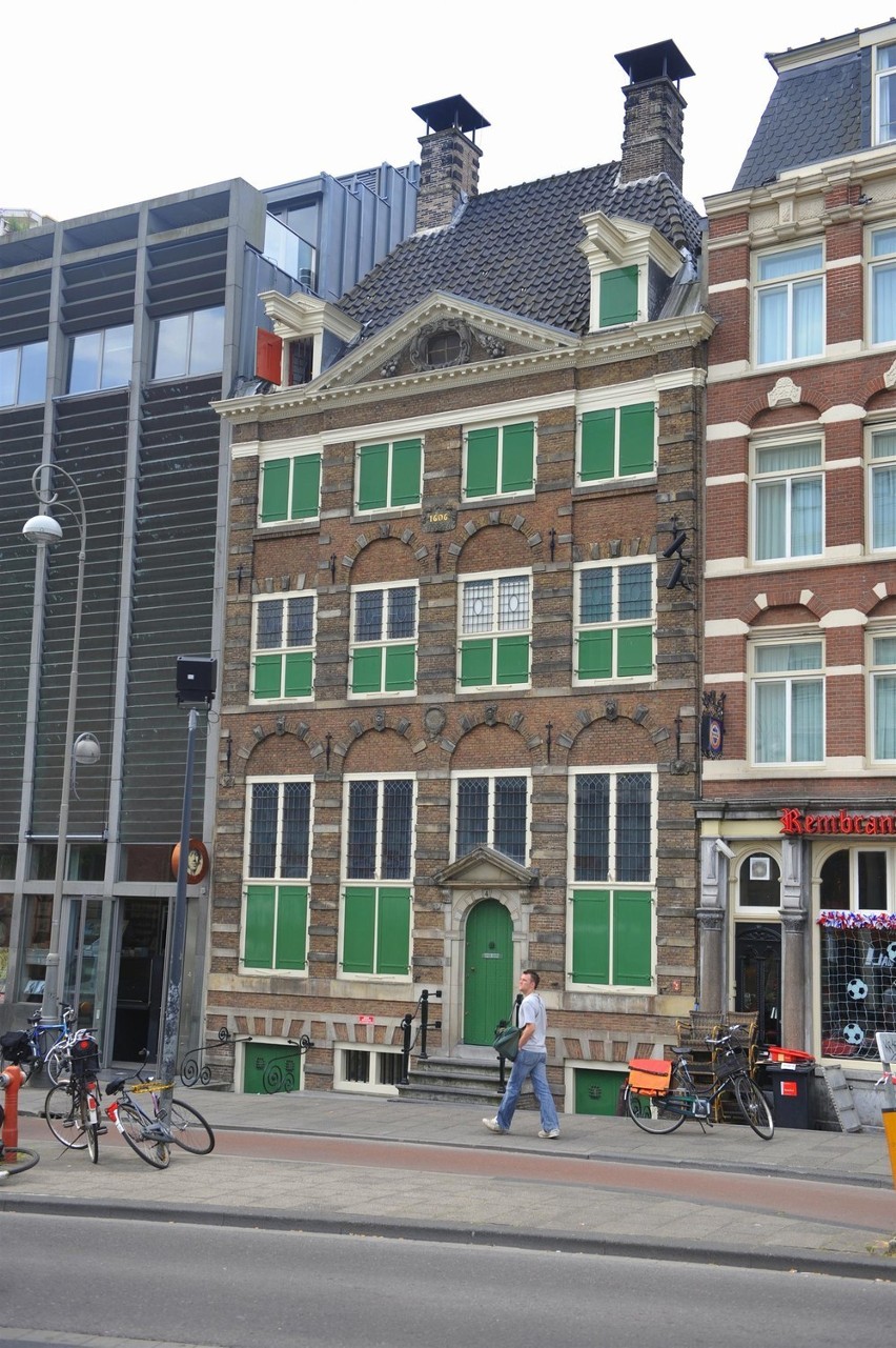 1907 – Miasto Amsterdam wykupiło niszczejący Dom Rembrandta.