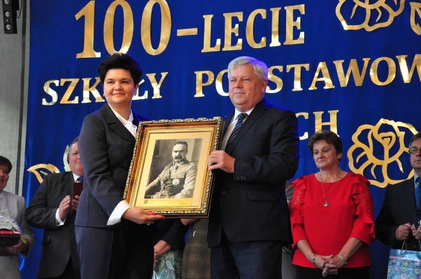 Szkoła Podstawowa w Kunicach świętowała 100-lecie...