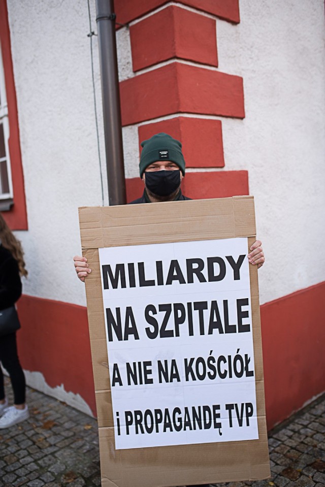 Najciekawsze zdjęcia i transparenty z protestów z Żar, Żagania, Lubska i Szprotawy