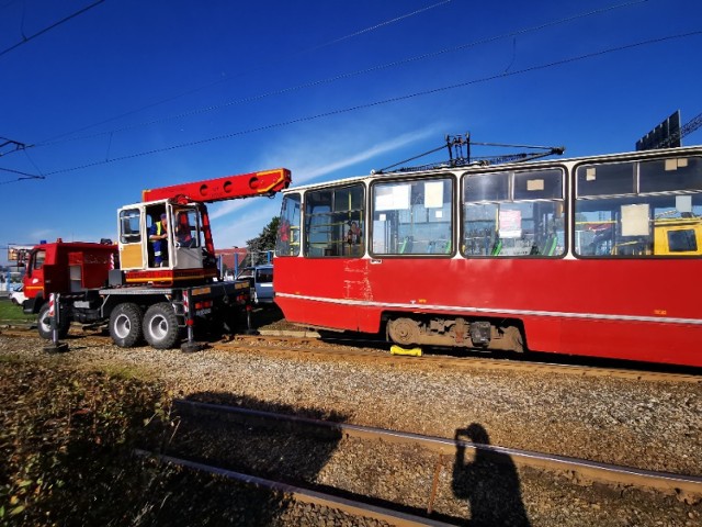 W poniedziałek przed południem na trasie pomiędzy ulica Rydygiera a placem Daszyńskiego wykoleił się tramwaj. 

Czytaj więcej na kolejnych stronach >>>>