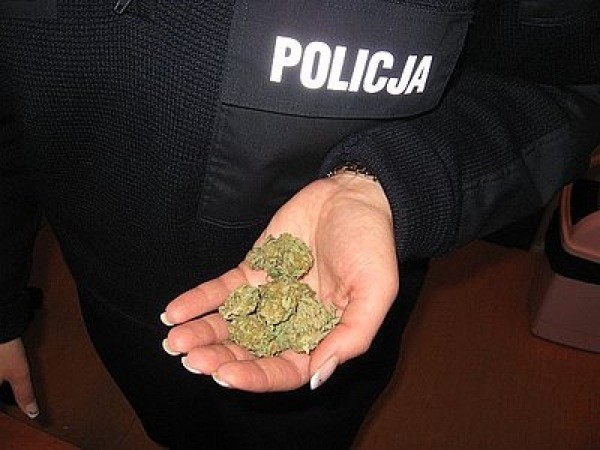 Policja w Lublińcu zatrzymała posiadacza narkotyków