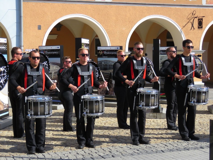 Gliwice: Dziś na Rynku na bębnach i talerzach zagrał belgijski zespół Drum Spirit [FOTO, WIDEO]