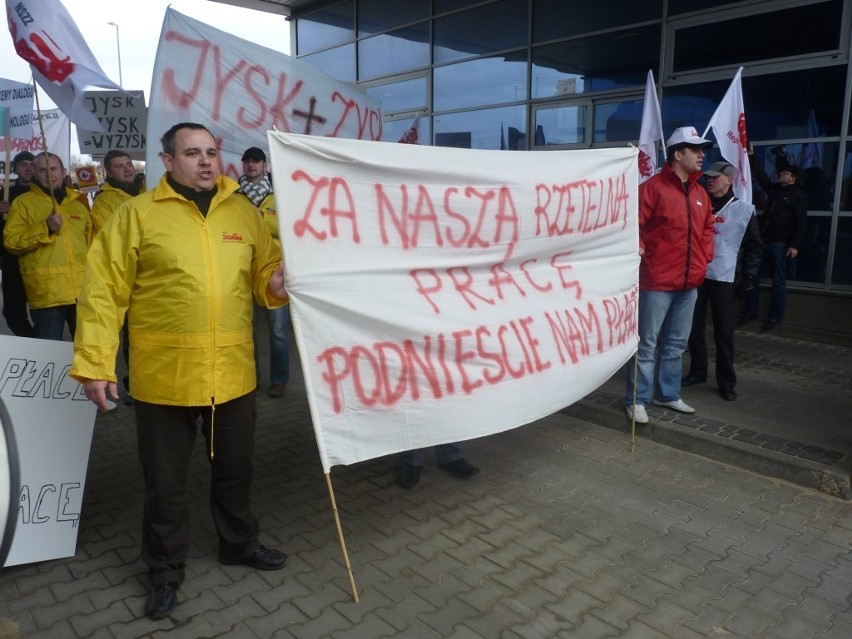 Protest w JYSK w Radomsku. Pracownicy domagają się podwyżek. Co na to władze firmy?