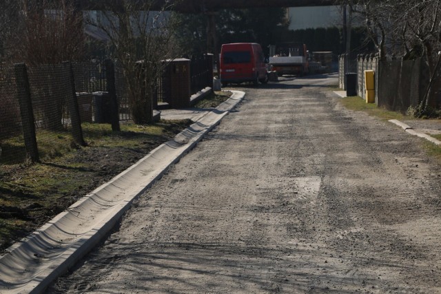 Na kilku drogach w Sarnowie pojawią się asfaltowe nakładki 

Zobacz kolejne zdjęcia/plansze. Przesuwaj zdjęcia w prawo - naciśnij strzałkę lub przycisk NASTĘPNE