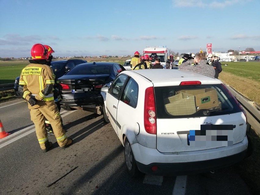 Wypadek na DK73 w Brzozówce (gm. Lisia Góra), 21.11.2020