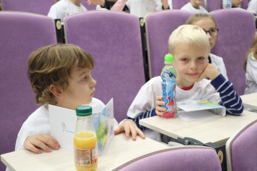 Wykład inauguracyjny dla najmłodszych studentów pt.  "Apollo 11. Lądowanie na Księżycu" [ZDJĘCIA] 