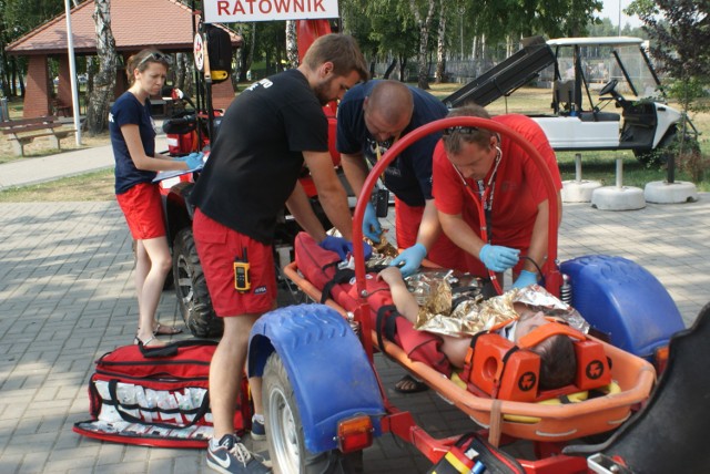 Latem nad Pogorią wypoczyają setki plażowiczów. O wypadek nie jest trudno. Tym razem chłopak uszkodził sobie kręgosłup