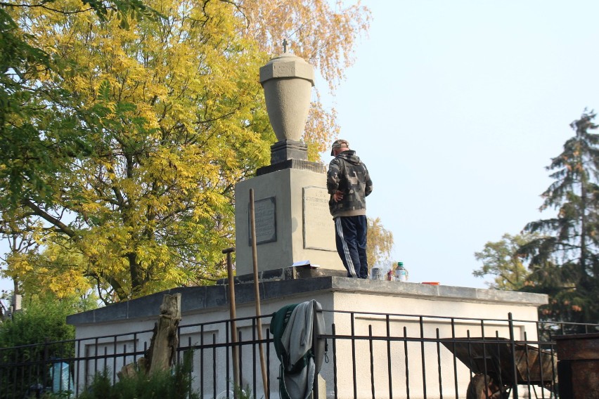 Na cmentarzu w Radziejowie spoczywają znani mieszkańcy [zdjęcia]