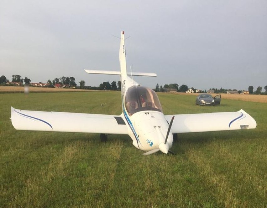 Gm. Malbork. Na lądowisku odpadło koło od samolotu. Sprawę rutynowo będzie badać państwowa komisja