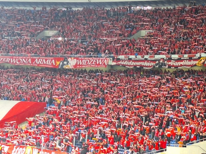 20 tysięcy fanów Widzewa na Stadionie Śląskim, na meczu...