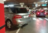 Galeria Alfa Białystok: Mercedes na parkingu może więcej (zdjęcia)