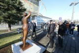 Wydarzenie w Chorzowie. Pomnik Kamili Skolimowskiej odsłonięto przed Stadionem Śląski