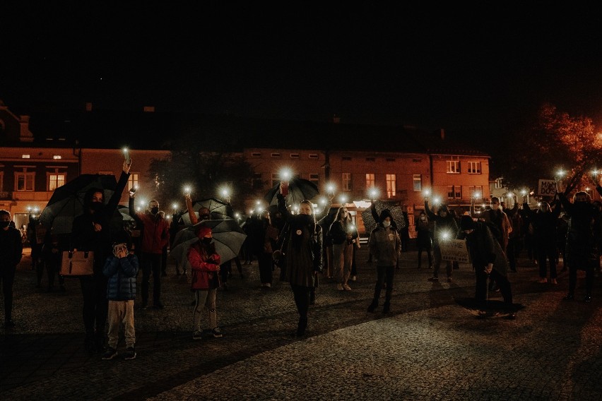 Mieszkańcy powiatu przeciw decyzji Trybunału Konstytucyjnego. Dzisiaj po raz kolejny wyjdą na ulice [ZDJĘCIA]