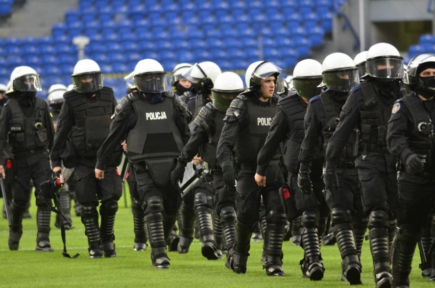 Lech - Legia: Ilu zatrzymanych po meczu? "W mieście było spokojnie"