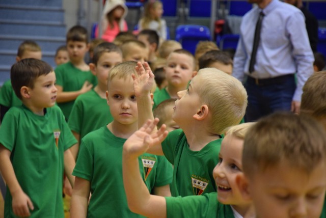 Świąteczno-noworoczne spotkanie APN GKS Tychy w hali sportowej