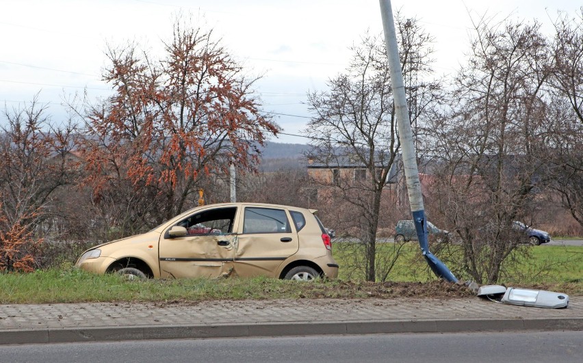 Kraków. Wypadek na ul. Czerwone Maki, potrącenie na ul. Żmujdzkiej [ZDJĘCIA, WIDEO]