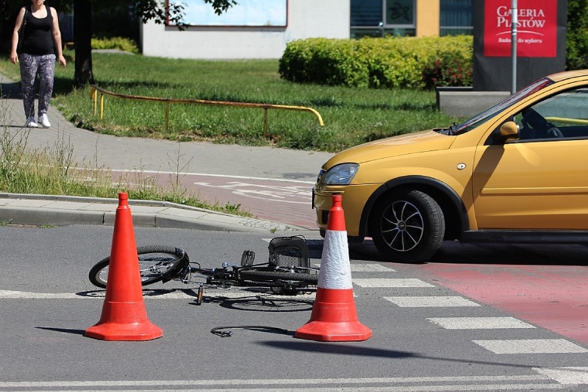Potrącenie rowerzysty w Legnicy [ZDJĘCIA]
