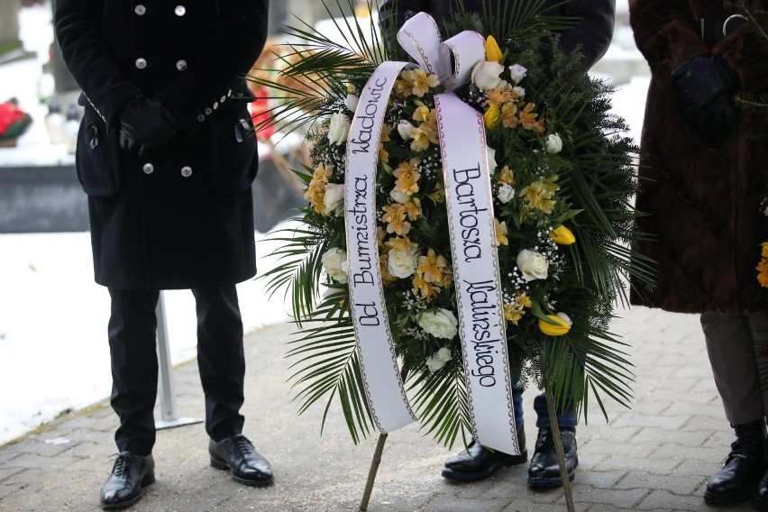 80. rocznica śmierci Karola Wojtyły seniora. W Krakowie uroczystości na cmentarzu z udziałem arcybiskupa i polityków [AKTUALIZACJA] 