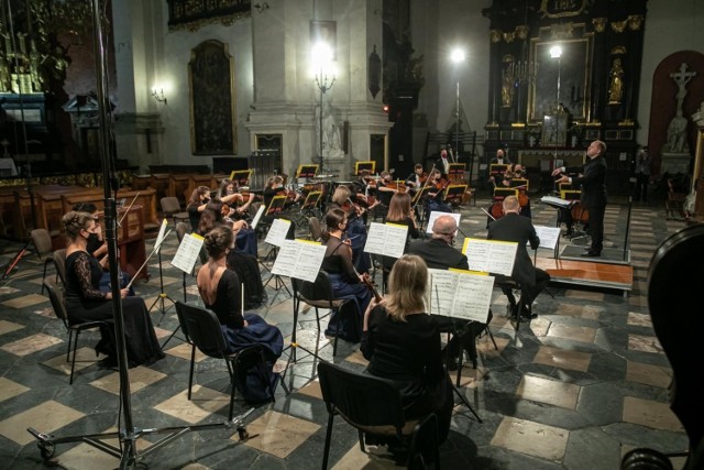 Pierwsza edycja festiwalu &quot;Muzyka w Starym Krakowie&quot; odbyła się 45 lat temu. Od tej pory festiwal łączy muzyk&oacute;w z całego świata z krakowską publicznością.