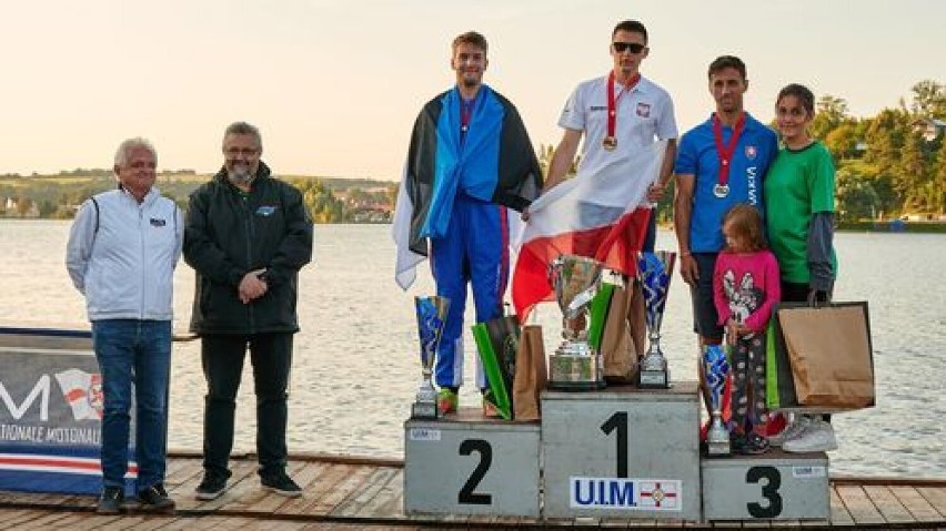 Chodzieżanin Mistrzem Świata! Cezary Strumnik zdobył tytuł Mistrza Świata w motorowodnej klasie OSY-400, w Jedovnicach