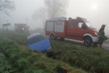 Wypadek w Mokronosie - Samochód w rowie, jedna osoba w szpitalu. ZDJĘCIA