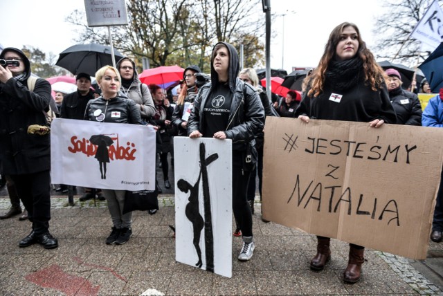 Protest kobiet pod siedzibą Solidarności w Gdańsku