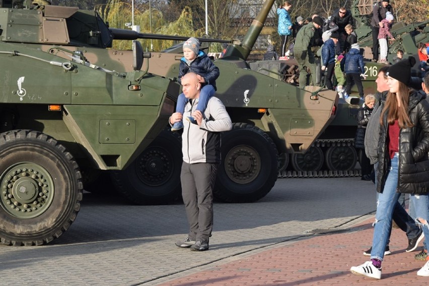 Festyn militarny w Lubinie. Czołgi jak zwykle przyciągnęły...