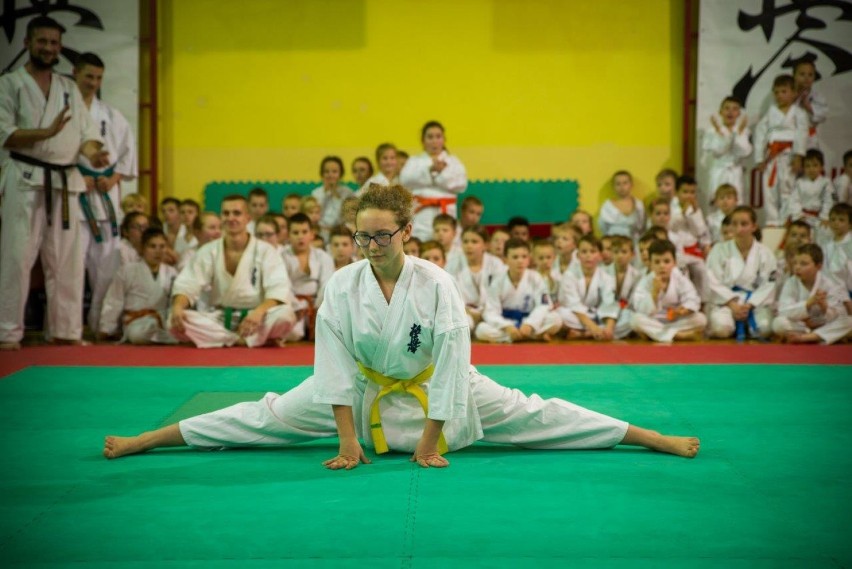 Mistrzostwa Dąbrowy Górniczej dzieci i młodzieży w karate kyokushin [ZDJĘCIA] 