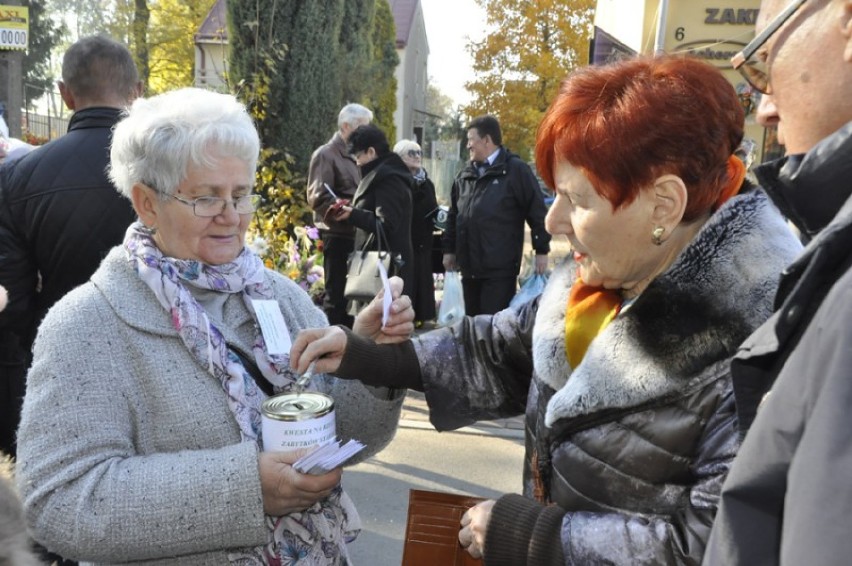 Wynik kwesty na ratowanie cmentarnych zabytków w Jarosławiu