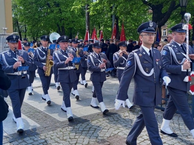 Zwieńczeniem uroczystych obchodów Narodowego Święta Konstytucji 3 Maja była musztra paradna w wykonaniu Orkiestry Wojskowej z Radomia. Zobaczcie na kolejnych  zdjęciach