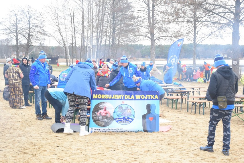 Zlot Morsów na plaży w Wieleniu. Imprezę połączono z akcją charytatywną