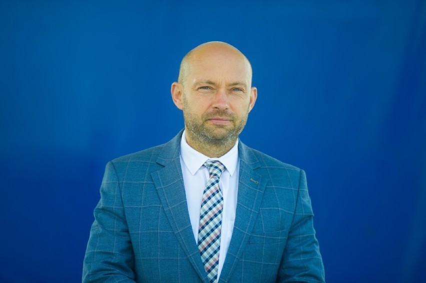 Kornel Malcherek, burmistrz Rydzyny, wydał oświadczenie w sprawie konkursu na dyrektora SP w Rydzynie [ZDJĘCIA]