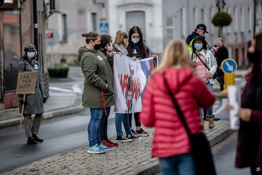 Strajk Kobiet. Blokada centrum Świebodzic (ZDJĘCIA)