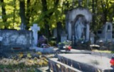 Zrobili sobie toaletę między grobami na grudziądzkim cmentarzu