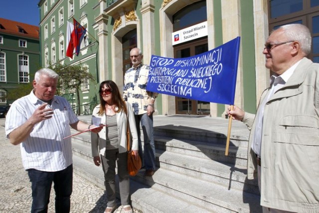 Szczecińscy ateiści protestują, żądają przeprosin i grożą sądem