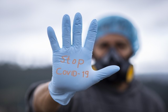 Dane statystyczne dotyczące pandemii koronawirusa w środę, 2 lutego 2022 roku.