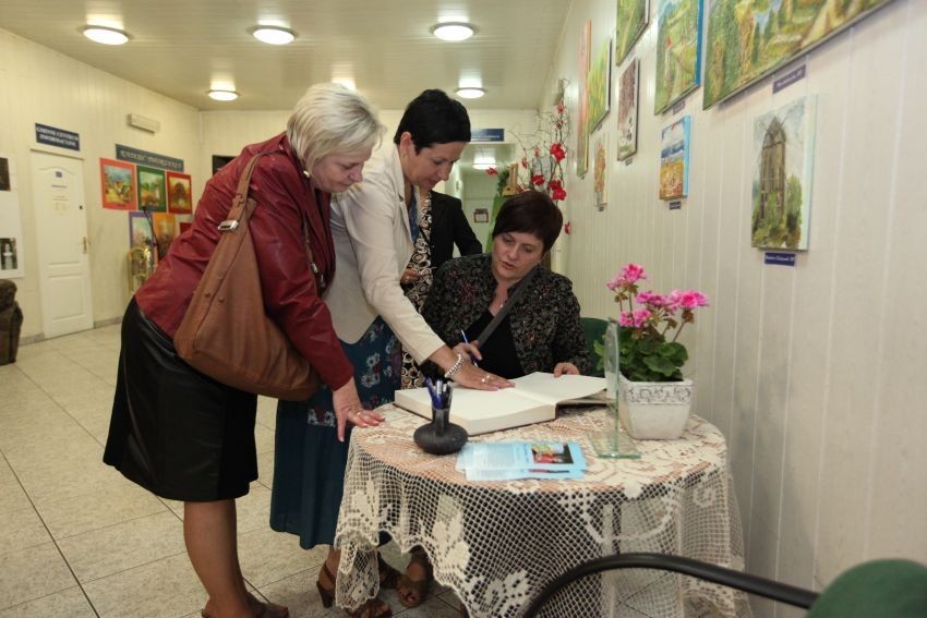 Budzyń: Wernisaż prac Marii Jabłońskiej w Gminnym Ośrodku Kultury [FOTO]