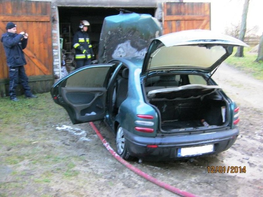 Pożar samochodu w Tychowie [ZDJĘCIA]