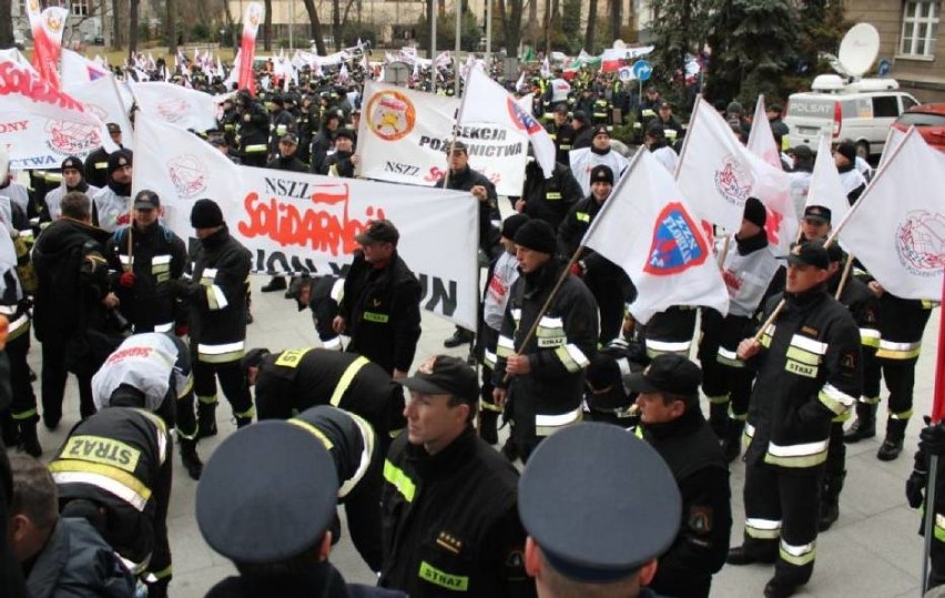 Manifestacja służb mundurowych w Warszawie już 2 października. To kolejny etap protestu