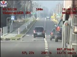 Niebezpieczne manewry nagrane przez policję. Zobacz wideo