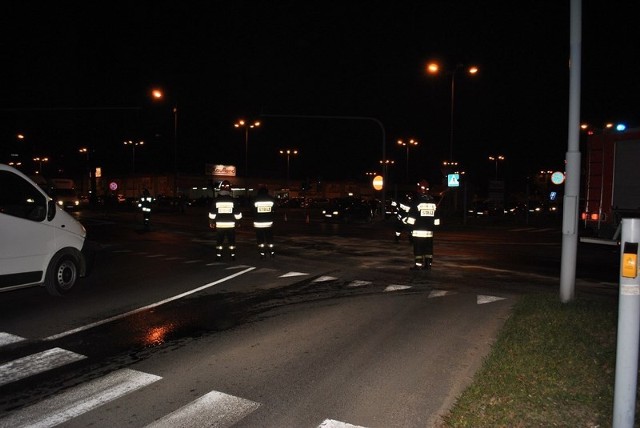 Plama oleju w Sieradzu. Sprawca zamieszania na drodze spokojnie... odjechał