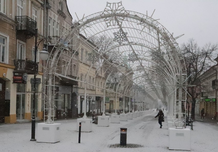 W czwartek zima zawitała do Radomia. Opady śniegu rozpoczęły...