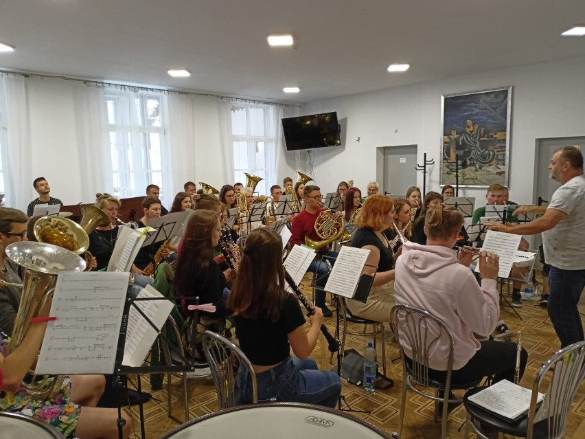 Miejska Orkiestra Dęta z Lublińca przygotowuje się na podbój Barcelony!