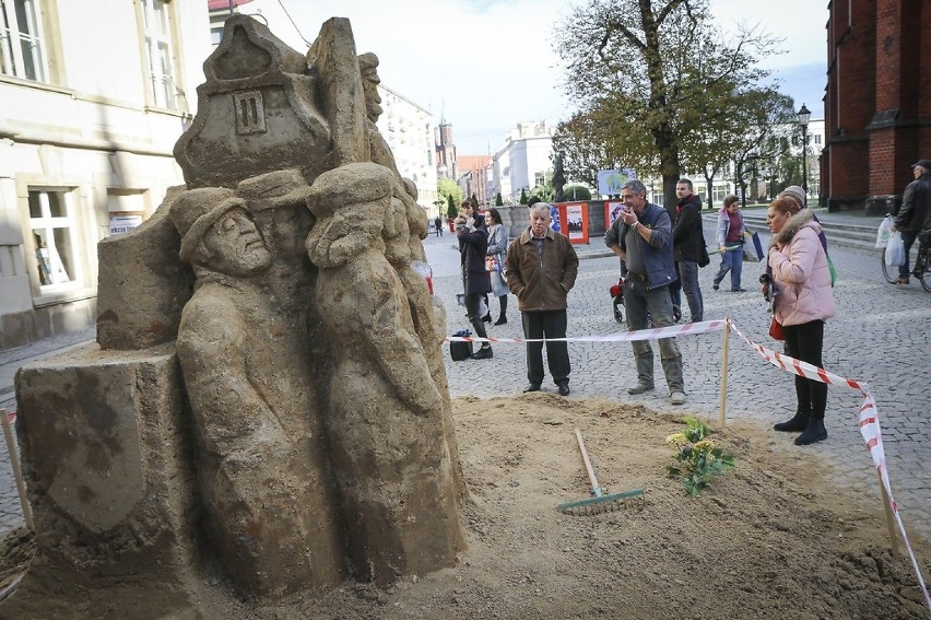 Józef Piłsudski stanął w centrum Legnicy z okazji setnej rocznicy odzyskania niepodległości