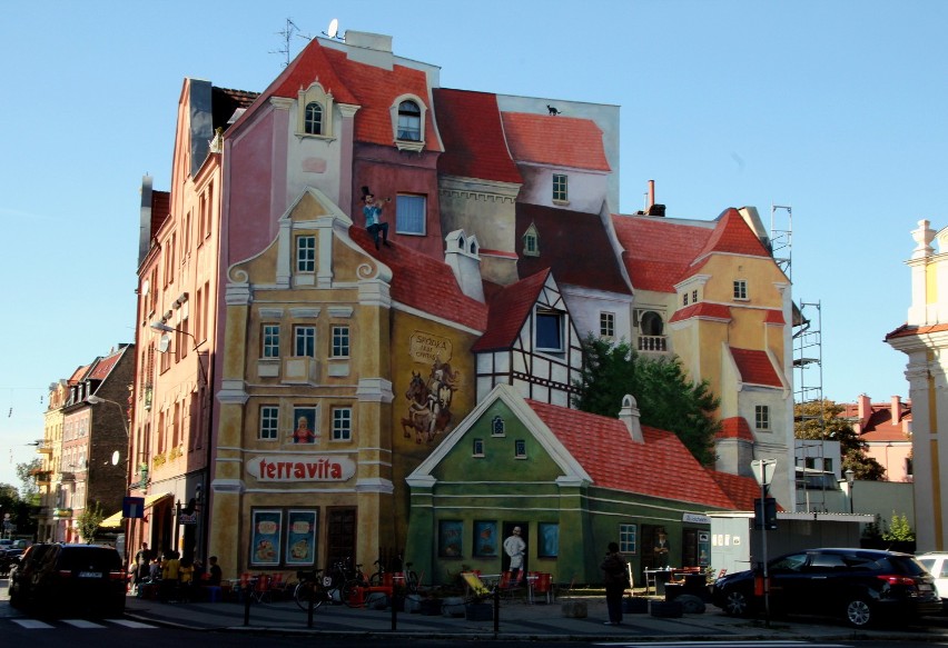 Trójwymiarowy mural w Poznaniu od razu stał się atrakcją [zdjęcia, wideo]
