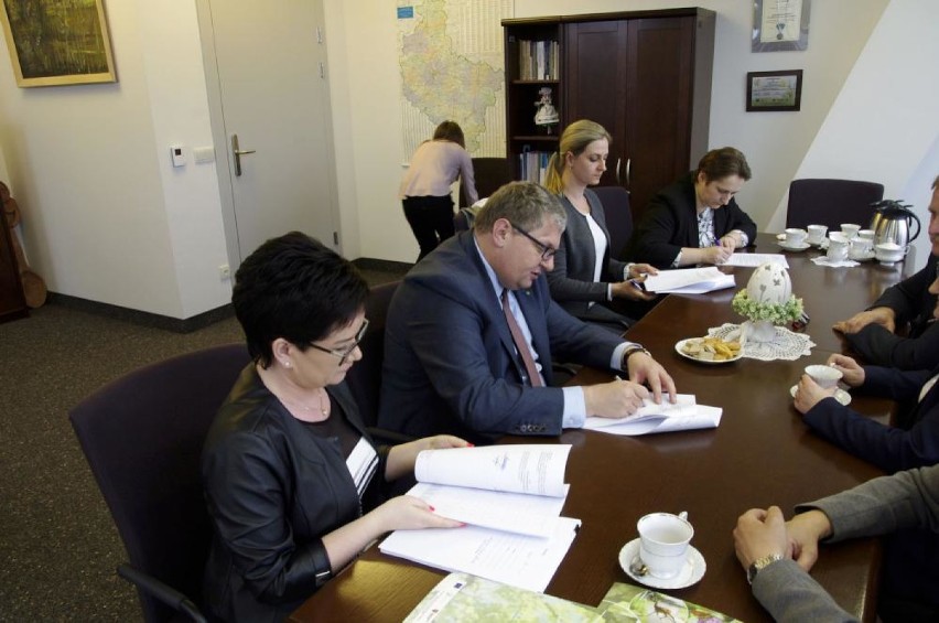 Inwestycje w gminie Chodzież - podpisana została umowa 
