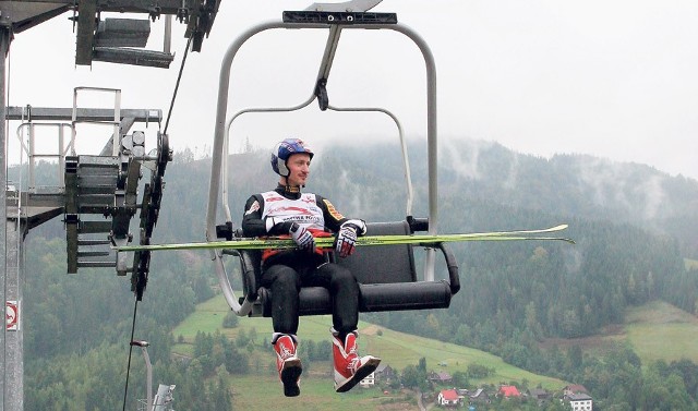 Adam Małysz  wiele razy korzystał z felernego wyciągu przy skoczni w Wiśle Malince